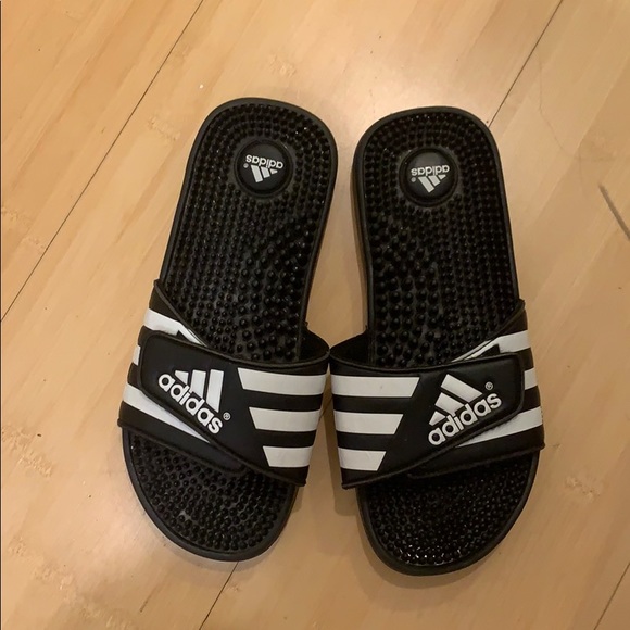 adidas slides classic